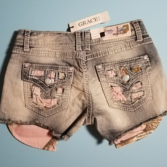 Realtree by Grace in La Pink Camo Jean Shorts - Picture 2 of 6